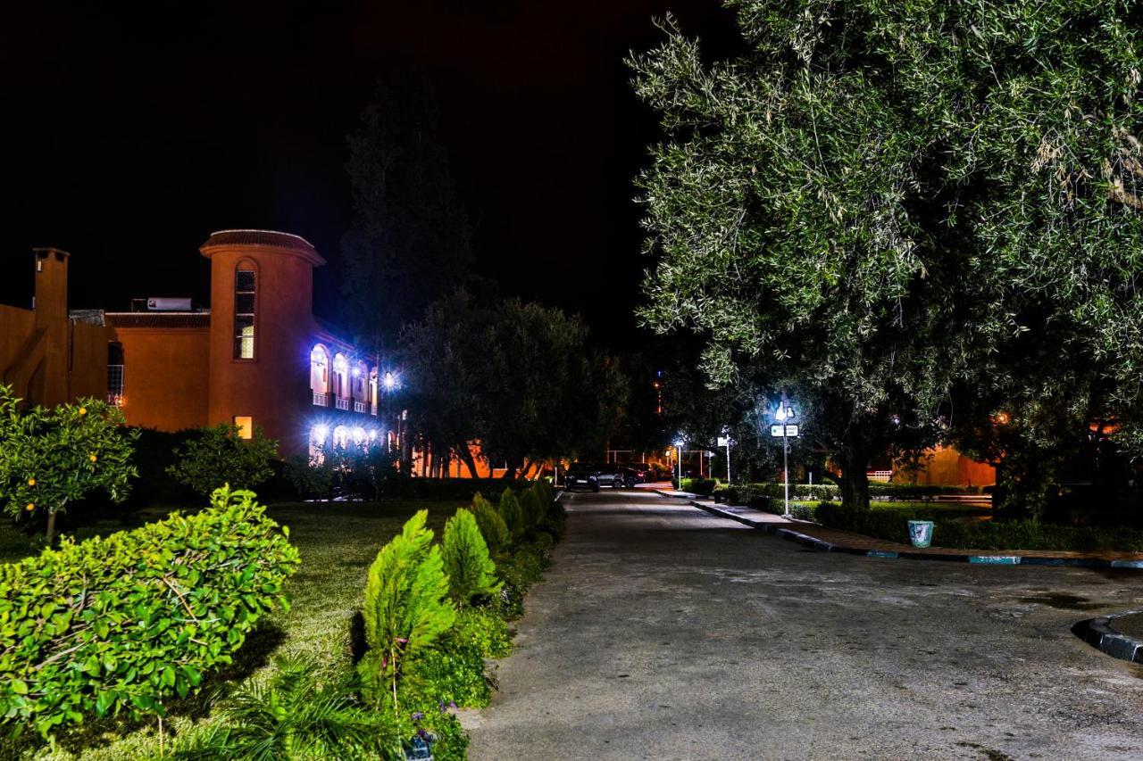 Complexe El Bassatine Hotel Beni Mellal Exterior foto