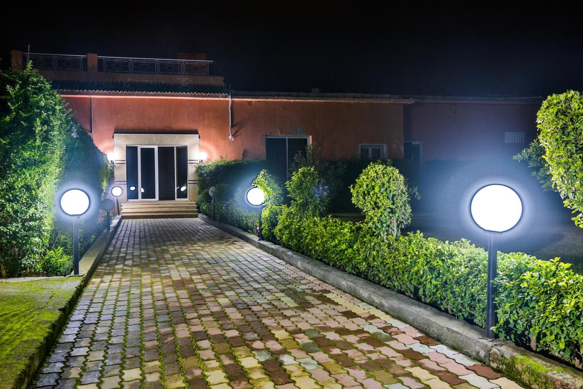 Complexe El Bassatine Hotel Beni Mellal Exterior foto