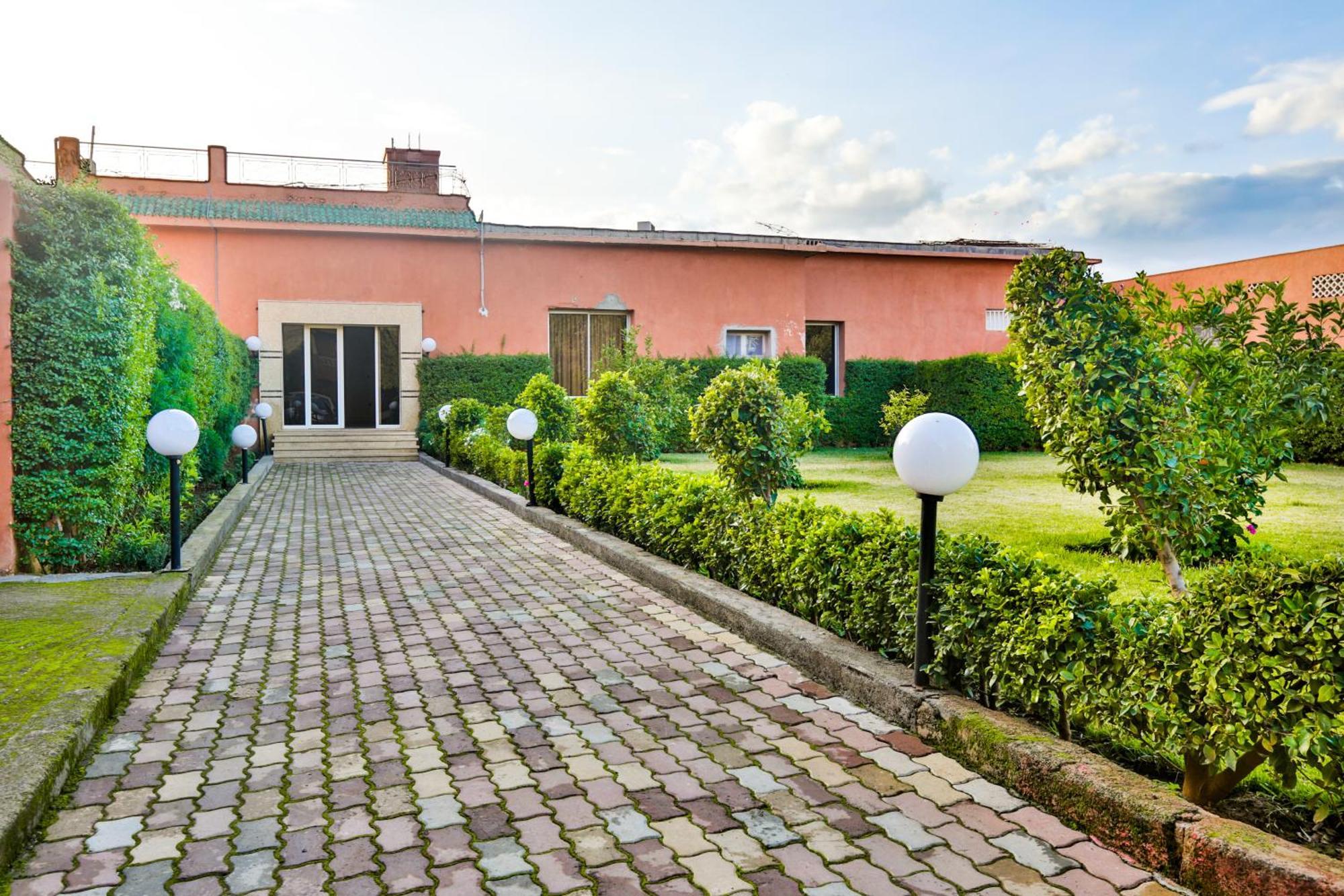Complexe El Bassatine Hotel Beni Mellal Exterior foto